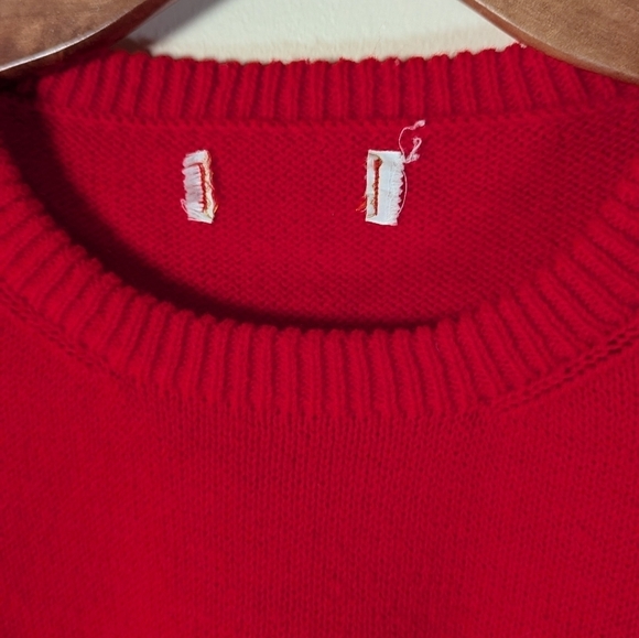 Vintage Bloom Brigade – Bold Red Knit Sweater with Rosy Appliqué 🌹🔥 - Picture 5 of 5